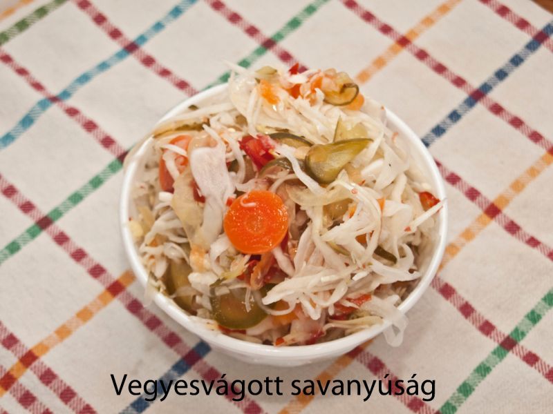 Vegyes vágott savanyúság, csemege